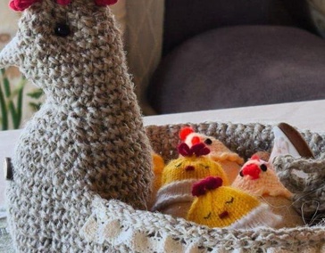 Для тех: кому и курочка вязаная нужна