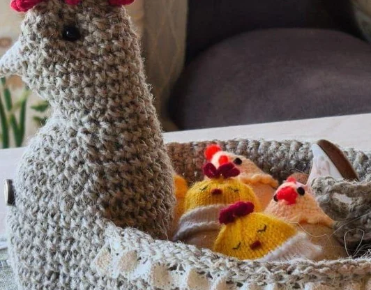 Для тех: кому и курочка вязаная нужна